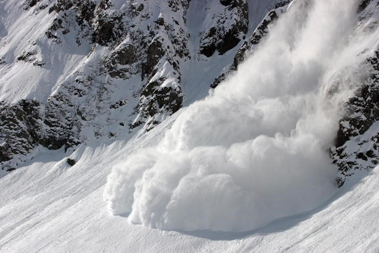 Avalanche warning Ski Line